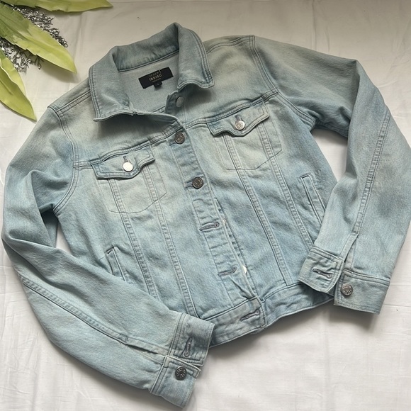 ⭐️j. Crew Indigo Denim Jacket⭐️ - Picture 5 of 14